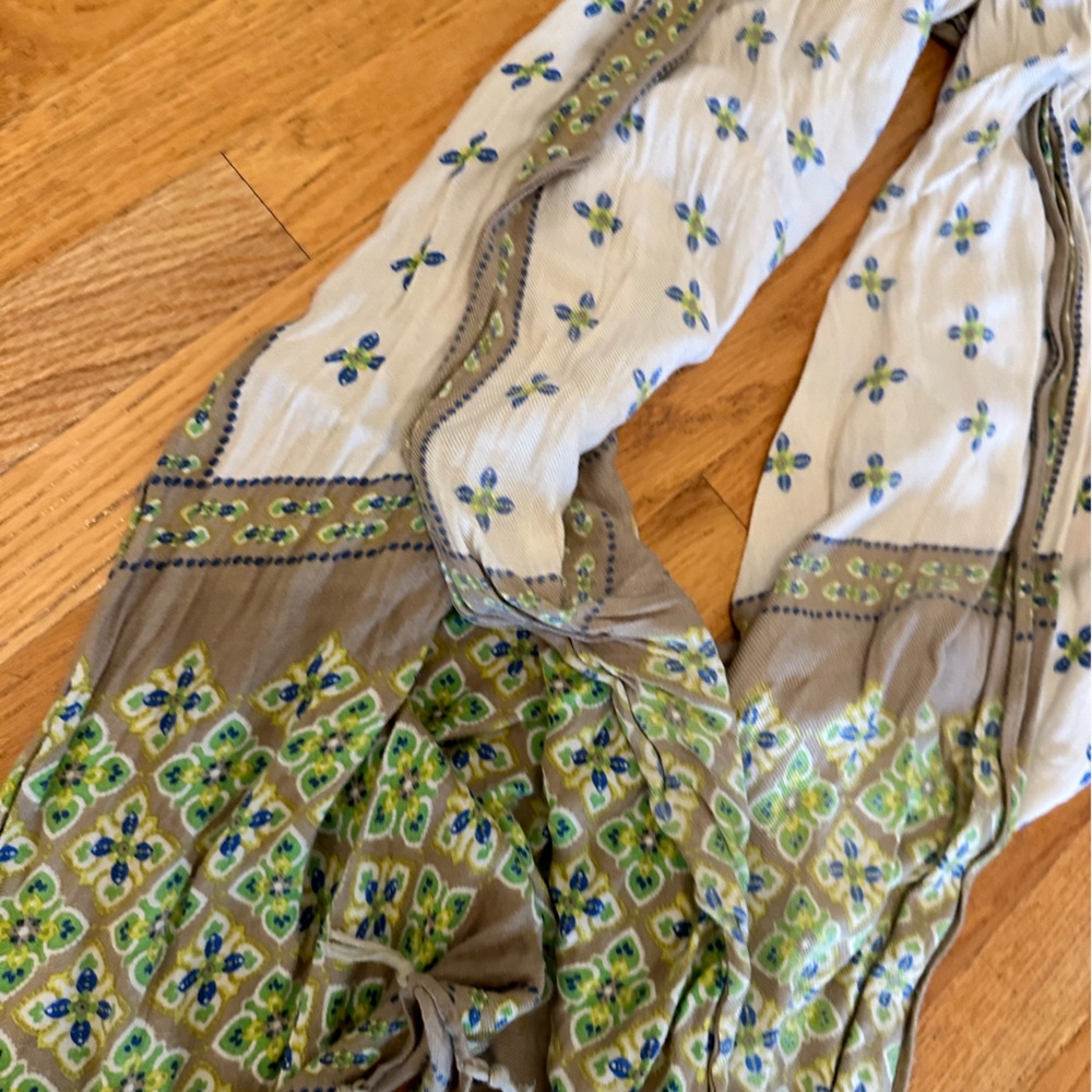 Scarf 🧣 - Picture 3 of 5